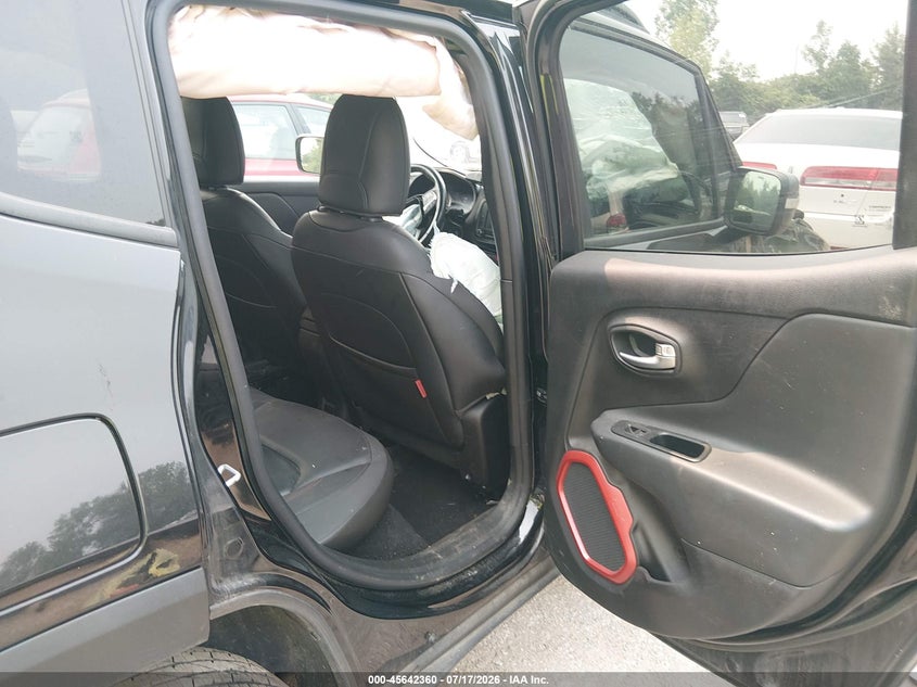 2017 Jeep Renegade VIN ZACCJBCB4HPF40766 IAAI salvage auction — FRONT END, Salvage Title, sold $375 on 2026-08-11 (photo 8)