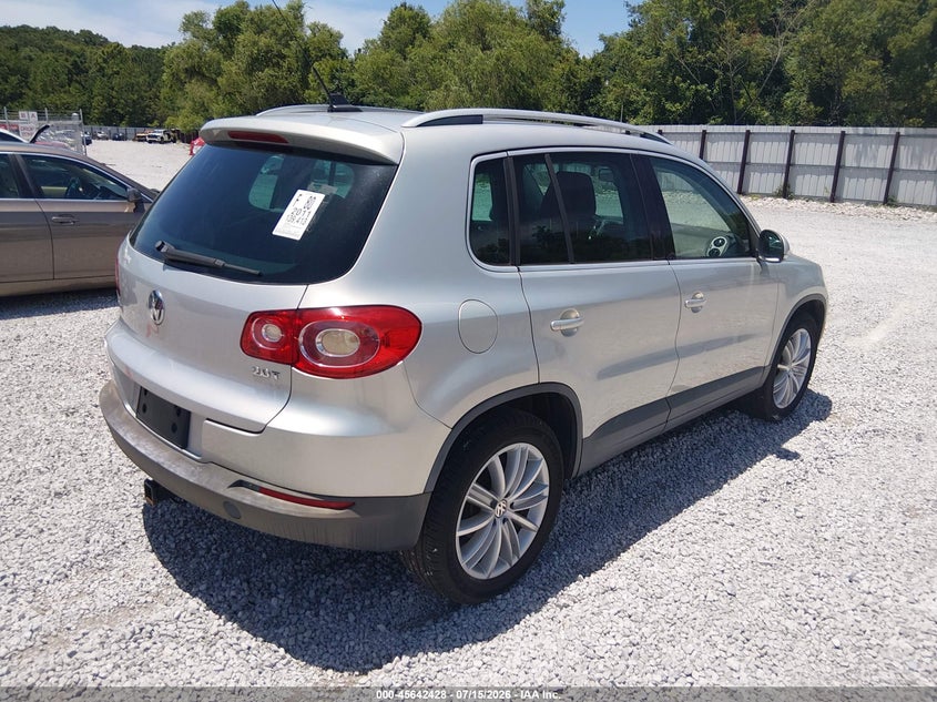 2011 Volkswagen Tiguan VIN WVGAV7AX6BW548204 IAAI salvage auction — NORMAL WEAR, Clear (Alabama), sold $225 on 2026-07-30 (photo 4)