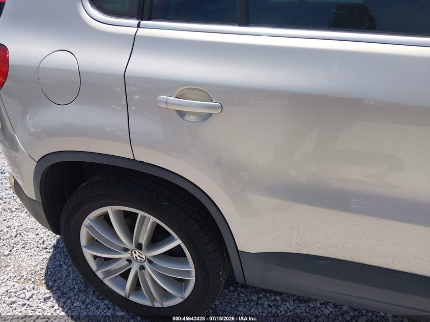 2011 Volkswagen Tiguan VIN WVGAV7AX6BW548204 IAAI salvage auction — NORMAL WEAR, Clear (Alabama), sold $225 on 2026-07-30 (photo 6)