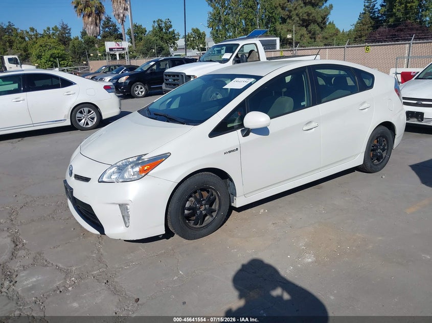 2015 Toyota Prius VIN JTDKN3DU1F0470295 IAAI salvage auction — NORMAL WEAR, Salvage (California), sold $3,250 on 2026-07-29 (photo 2)