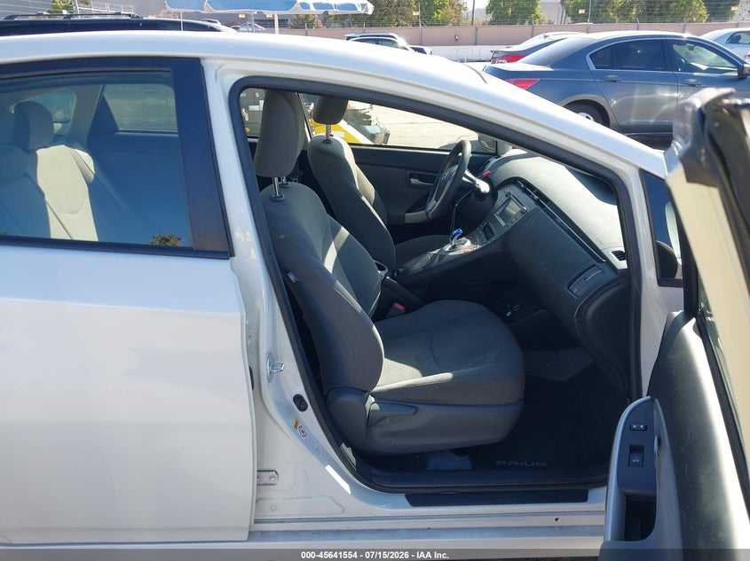 2015 Toyota Prius VIN JTDKN3DU1F0470295 IAAI salvage auction — NORMAL WEAR, Salvage (California), sold $3,250 on 2026-07-29 (photo 5)