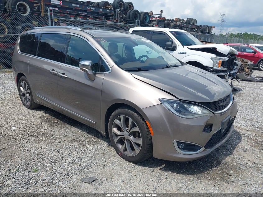 2017 Chrysler Pacifica VIN 2C4RC1GG8HR537076 IAAI salvage auction — FRONT END, Wait Title, sold $2,450 on 2026-08-23 (photo 1)