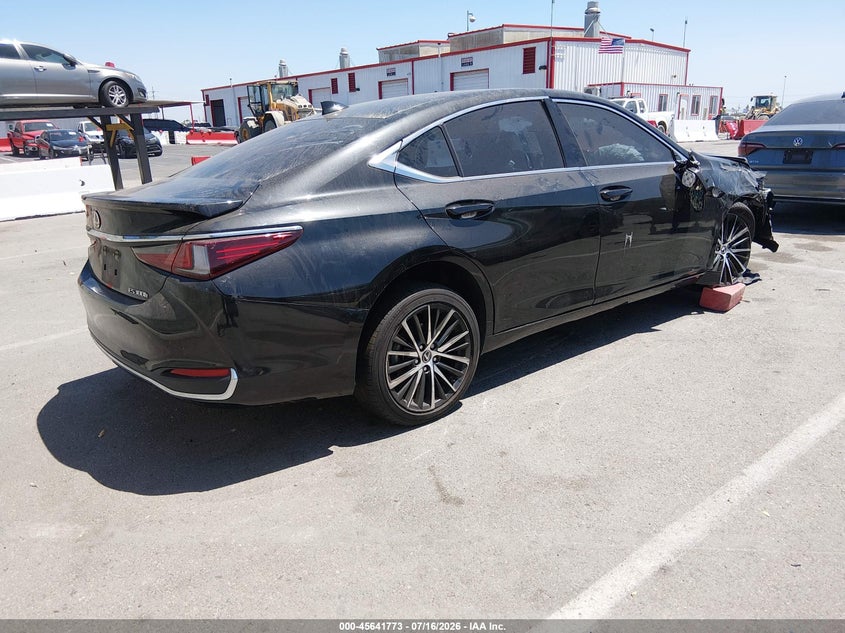 2024 Lexus ES VIN 58ADA1C14RU043940 IAAI salvage auction — RIGHT FRONT, Wait Title, sold $13,700 on 2026-09-10 (photo 4)