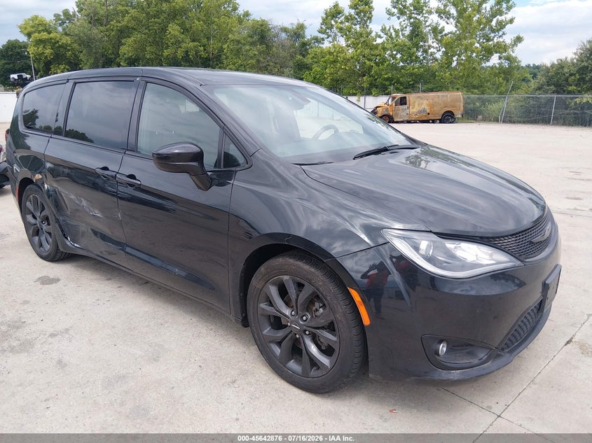 2020 Chrysler Pacifica VIN 2C4RC1FG2LR229380 IAAI salvage auction — RIGHT SIDE, Salvage (Illinois), sold $3,700 on 2026-08-20 (photo 1)