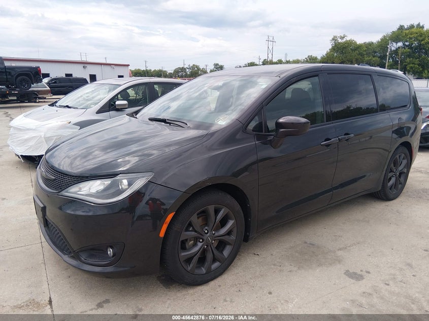 2020 Chrysler Pacifica VIN 2C4RC1FG2LR229380 IAAI salvage auction — RIGHT SIDE, Salvage (Illinois), sold $3,700 on 2026-08-20 (photo 2)