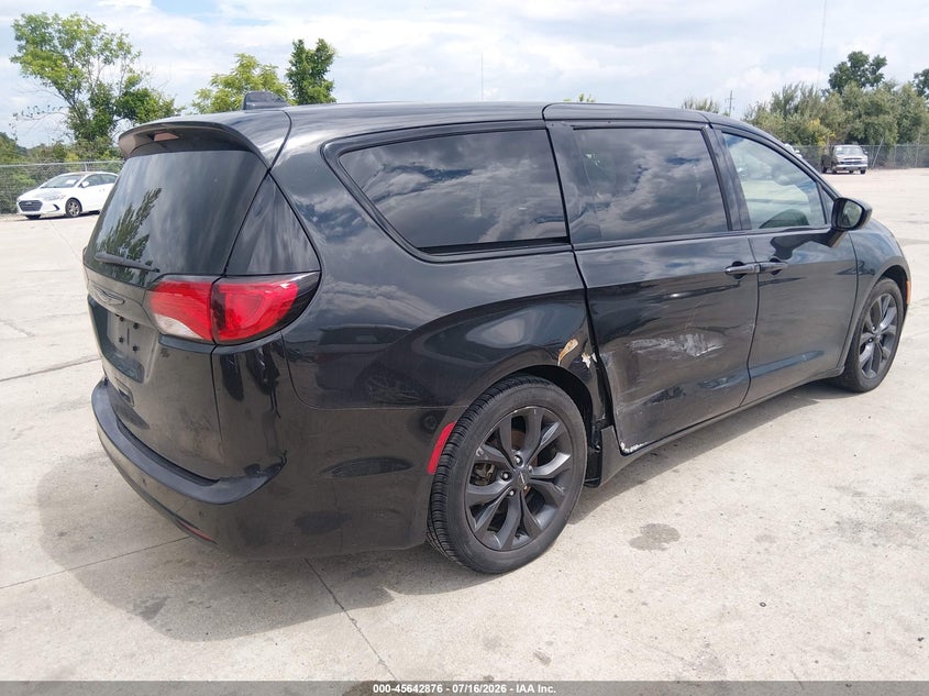 2020 Chrysler Pacifica VIN 2C4RC1FG2LR229380 IAAI salvage auction — RIGHT SIDE, Salvage (Illinois), sold $3,700 on 2026-08-20 (photo 4)