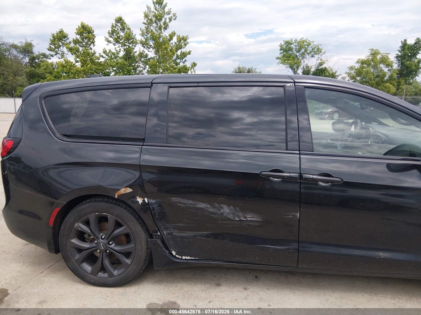2020 Chrysler Pacifica VIN 2C4RC1FG2LR229380 IAAI salvage auction — RIGHT SIDE, Salvage (Illinois), sold $3,700 on 2026-08-20 (photo 6)