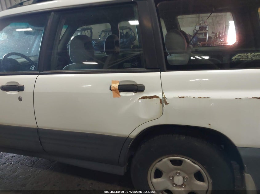 2002 Subaru Forester VIN JF1SF635X2H715508 IAAI salvage auction — LEFT SIDE, Clear-Dealer Only (Oregon), sold $25 on 2026-07-30 (photo 6)