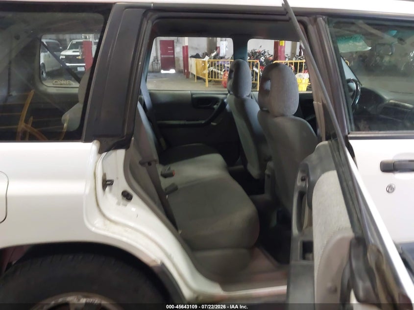 2002 Subaru Forester VIN JF1SF635X2H715508 IAAI salvage auction — LEFT SIDE, Clear-Dealer Only (Oregon), sold $25 on 2026-07-30 (photo 8)