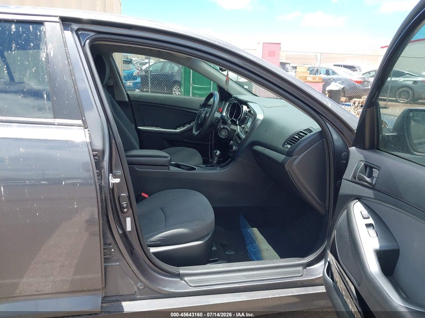 2015 Kia Optima VIN KNAGM4A71F5632049 IAAI salvage auction — NORMAL WEAR, Salvage Title, sold $300 on 2026-07-28 (photo 5)
