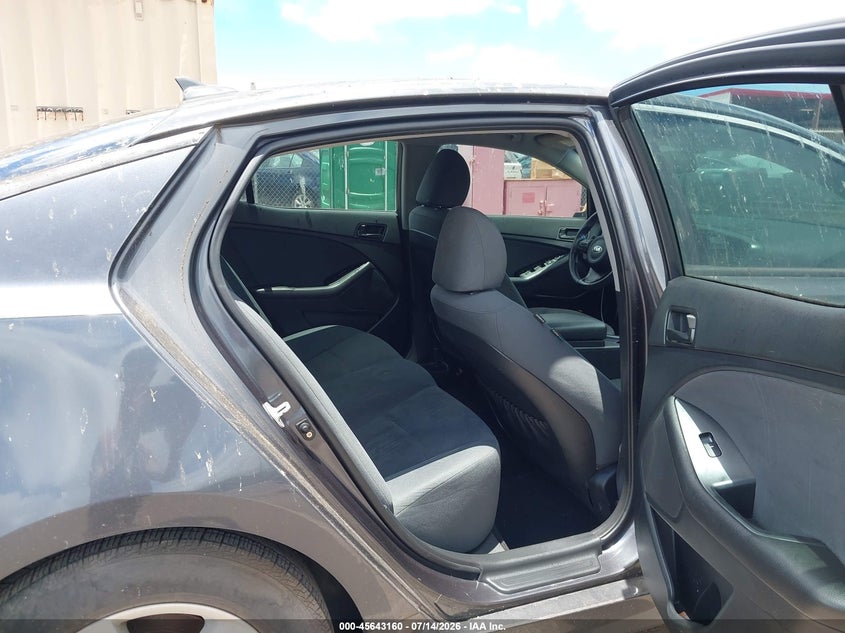 2015 Kia Optima VIN KNAGM4A71F5632049 IAAI salvage auction — NORMAL WEAR, Salvage Title, sold $300 on 2026-07-28 (photo 8)