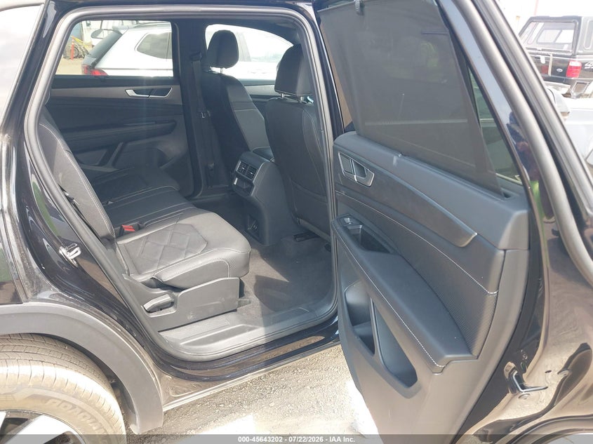 2026 Volkswagen Atlas cross sport VIN 1V2HC2CA1TC215110 IAAI salvage auction — RIGHT FRONT, Enterprise Vehicles Clear Only (Washington), sold $21,700 on 2026-08-27 (photo 8)