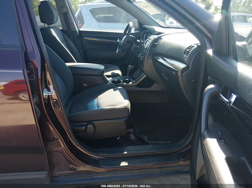 2012 Kia Sorento VIN 5XYKT3A67CG231335 IAAI salvage auction — NORMAL WEAR, Clear (Illinois), sold $50 on 2026-07-28 (photo 5)