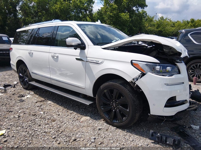 2024 Lincoln Navigator VIN 5LMJJ3LG3REL18358 — IAAI salvage auction photo