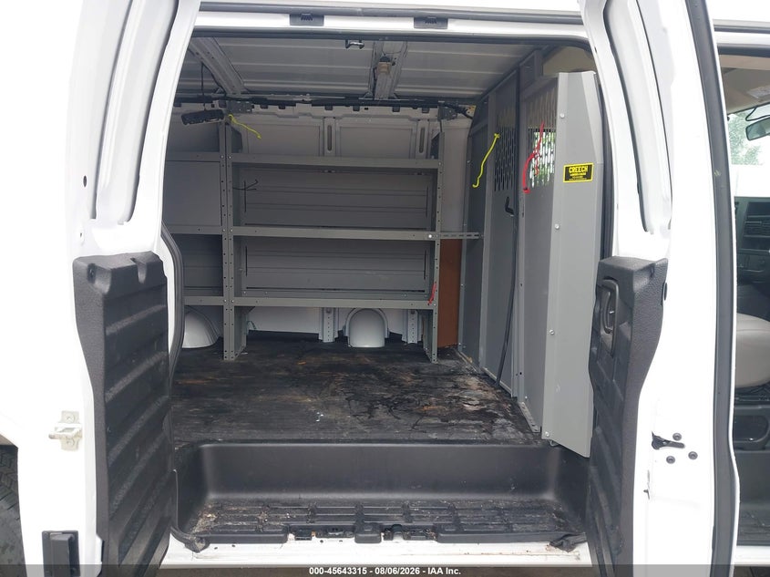 2025 Gmc Savana VIN 1GTW7AFP3S1213523 IAAI salvage auction — RIGHT FRONT, Salvage Title, sold $12,800 on 2026-08-30 (photo 8)