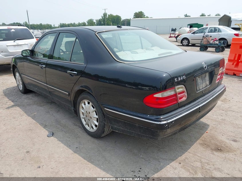 2001 Mercedes-benz E-class VIN WDBJF65J41B314388 IAAI salvage auction — NORMAL WEAR, Clear (Virginia), sold $75 on 2026-07-24 (photo 3)