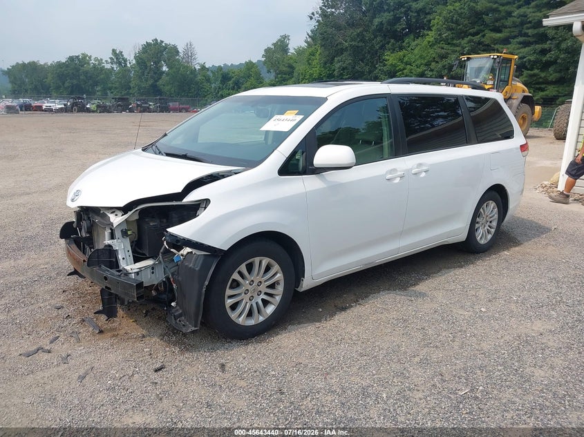 2013 Toyota Sienna VIN 5TDYK3DC2DS376284 IAAI salvage auction — FRONT END, Salvage (Ohio), sold $2,800 on 2026-07-29 (photo 2)