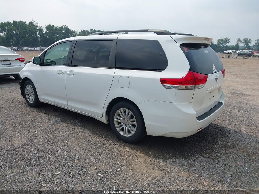 2013 Toyota Sienna VIN 5TDYK3DC2DS376284 IAAI salvage auction — FRONT END, Salvage (Ohio), sold $2,800 on 2026-07-29 (photo 3)