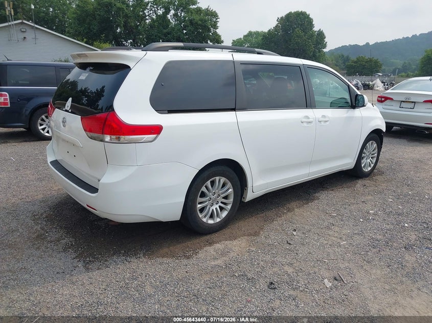 2013 Toyota Sienna VIN 5TDYK3DC2DS376284 IAAI salvage auction — FRONT END, Salvage (Ohio), sold $2,800 on 2026-07-29 (photo 4)