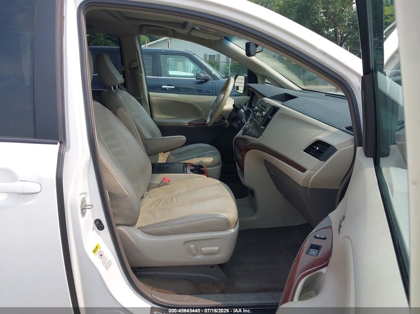 2013 Toyota Sienna VIN 5TDYK3DC2DS376284 IAAI salvage auction — FRONT END, Salvage (Ohio), sold $2,800 on 2026-07-29 (photo 5)
