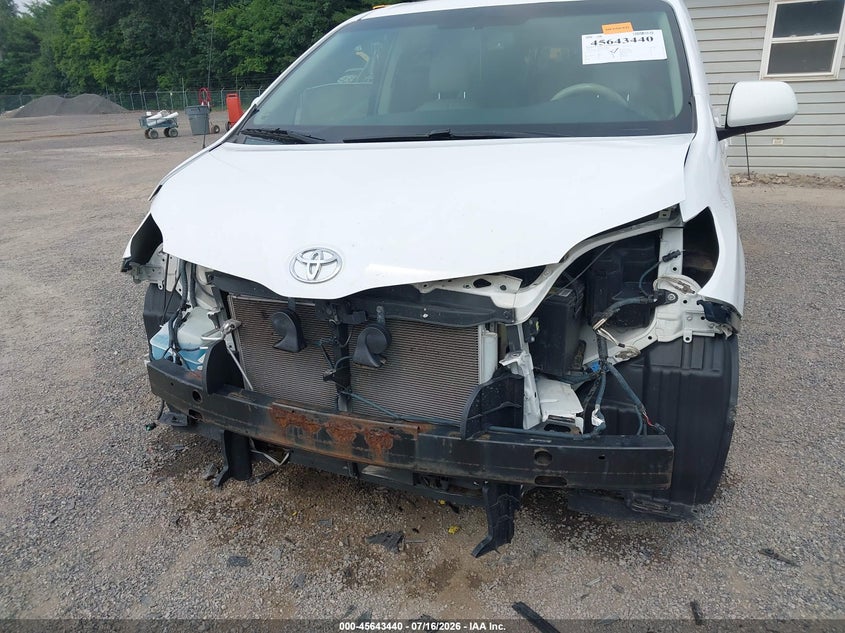 2013 Toyota Sienna VIN 5TDYK3DC2DS376284 IAAI salvage auction — FRONT END, Salvage (Ohio), sold $2,800 on 2026-07-29 (photo 6)