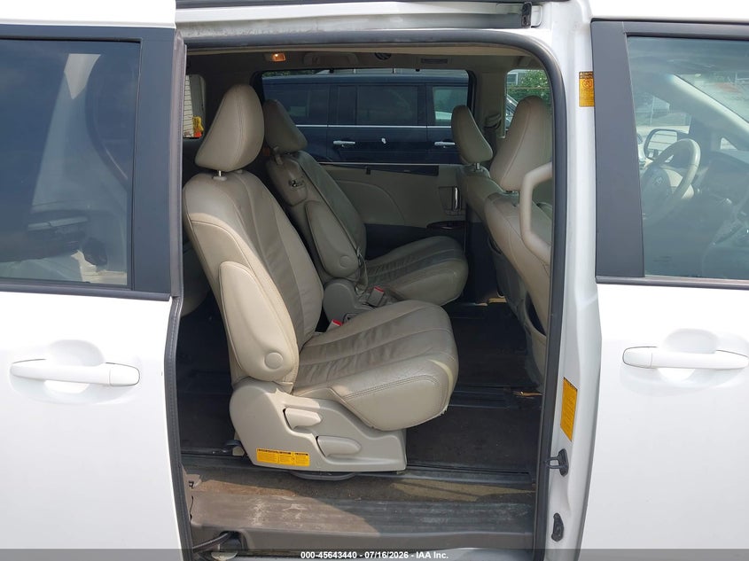 2013 Toyota Sienna VIN 5TDYK3DC2DS376284 IAAI salvage auction — FRONT END, Salvage (Ohio), sold $2,800 on 2026-07-29 (photo 8)