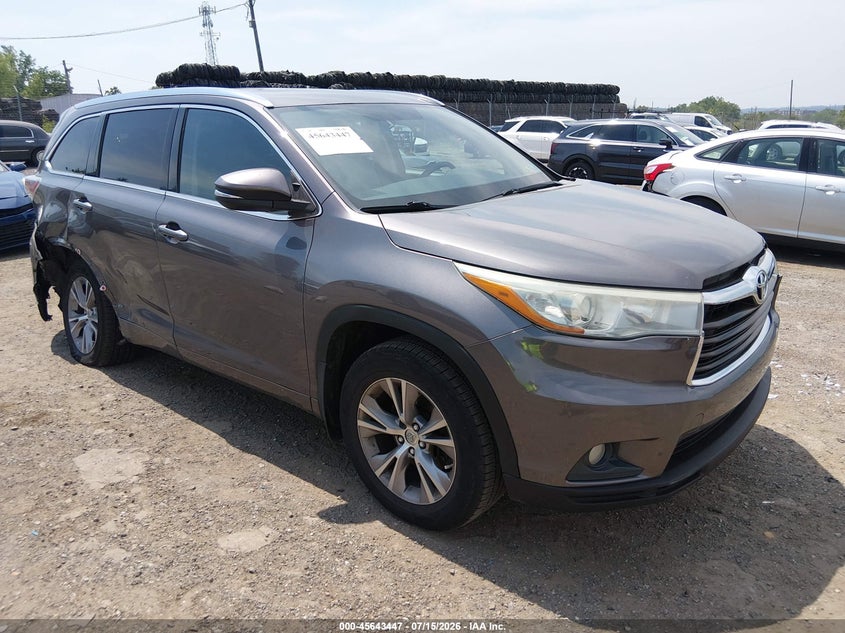 2015 Toyota Highlander VIN 5TDJKRFHXFS190167 IAAI salvage auction — SIDE, Salvage Title, sold $7,200 on 2026-07-31 (photo 1)