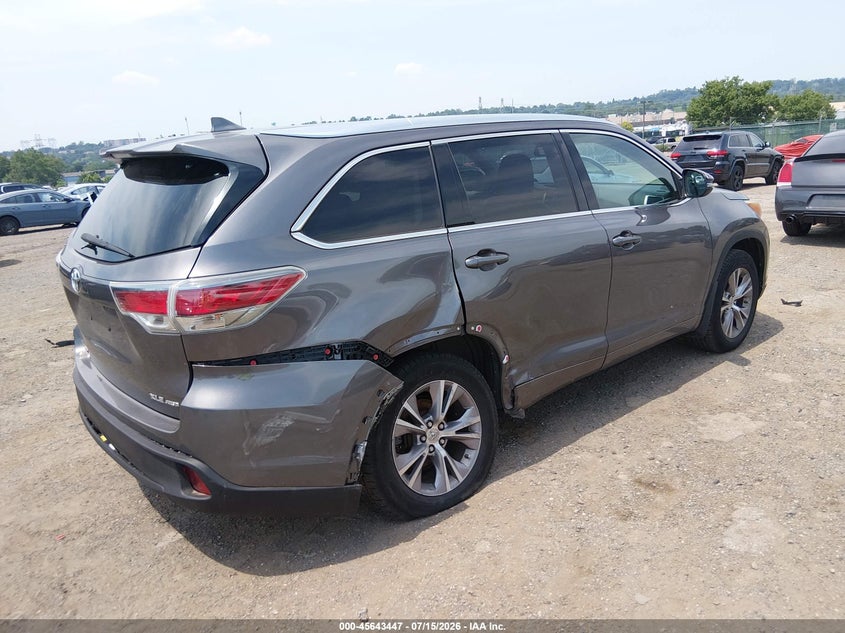 2015 Toyota Highlander VIN 5TDJKRFHXFS190167 IAAI salvage auction — SIDE, Salvage Title, sold $7,200 on 2026-07-31 (photo 4)