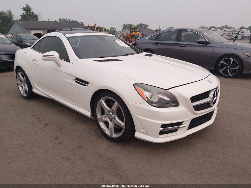 2014 Mercedes-benz Slk-klasse VIN WDDPK4HA1EF089634 IAAI salvage auction — HAIL, Salvage (Ohio), sold $7,200 on 2026-07-31 (photo 1)
