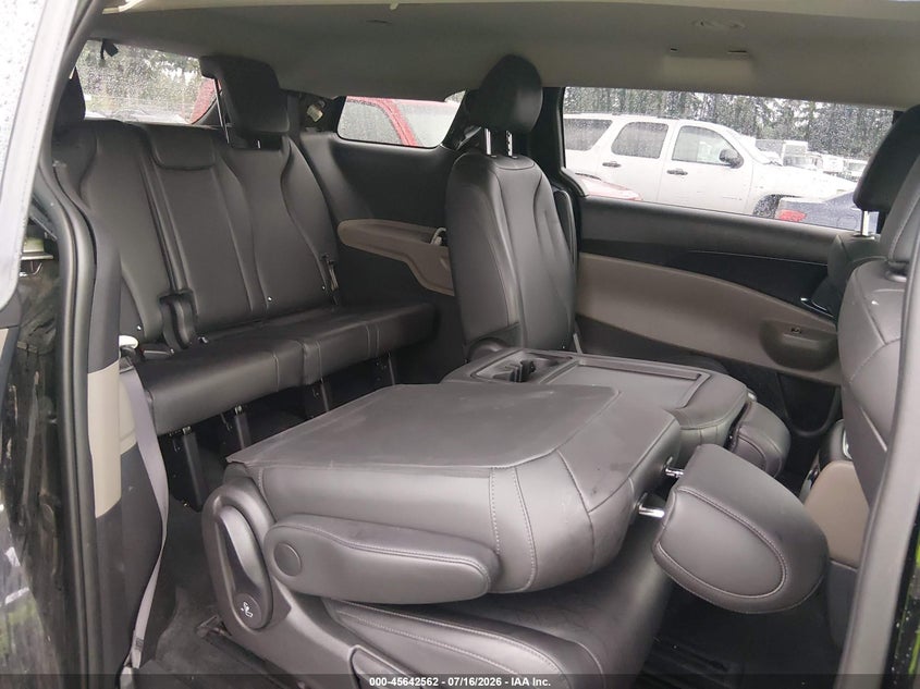 2026 Kia Carnival VIN KNDNB5KA2T6147229 IAAI salvage auction — LEFT FRONT, Enterprise Vehicles Clear Only (New York), sold $19,100 on 2026-07-22 (photo 8)