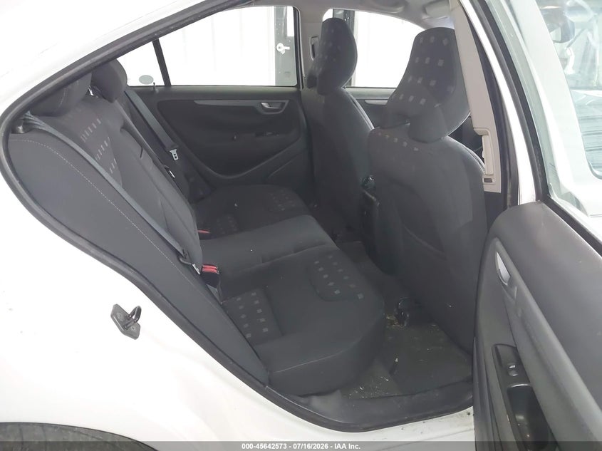 2007 Volvo S60 VIN YV1RS592672643268 IAAI salvage auction — NORMAL WEAR, Clear (New York), sold $425 on 2026-07-23 (photo 8)