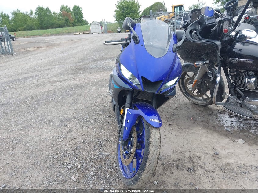 2024 Yamaha Yzf VIN MH3RH18Y1RK017179 IAAI salvage auction — SIDE, Wait Title, sold $775 on 2026-08-21 (photo 5)