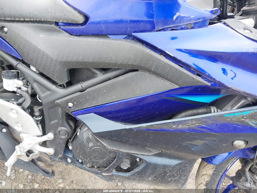 2024 Yamaha Yzf VIN MH3RH18Y1RK017179 IAAI salvage auction — SIDE, Wait Title, sold $775 on 2026-08-21 (photo 8)
