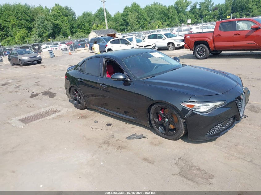 2017 Alfa romeo Giulia VIN ZARFAEBNXH7531700 IAAI salvage auction — FRONT END, Wait Title, sold $4,300 on 2026-08-13 (photo 1)