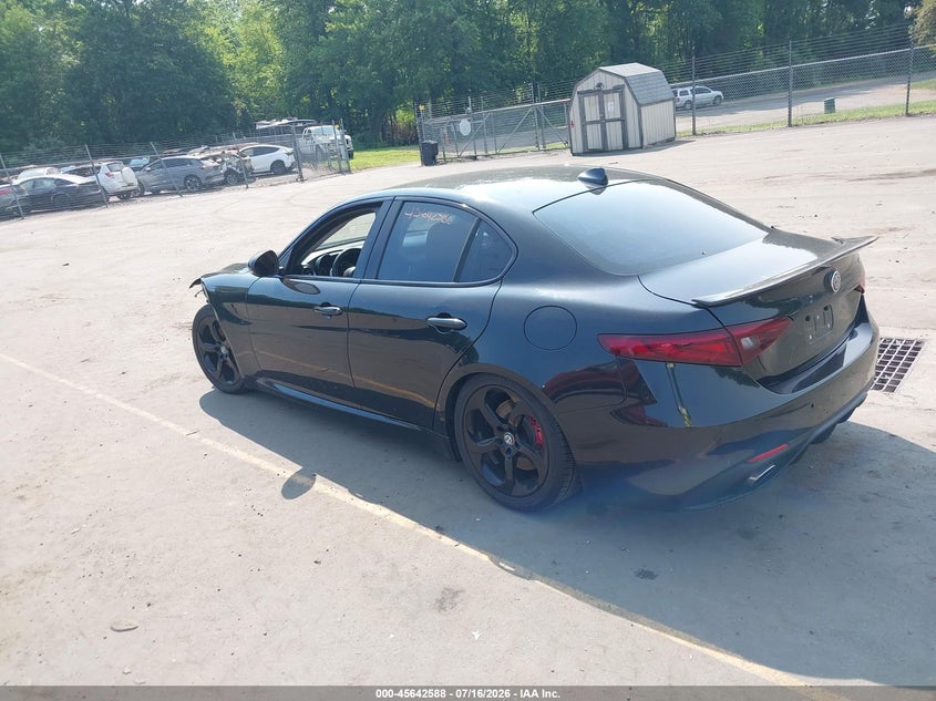 2017 Alfa romeo Giulia VIN ZARFAEBNXH7531700 IAAI salvage auction — FRONT END, Wait Title, sold $4,300 on 2026-08-13 (photo 3)