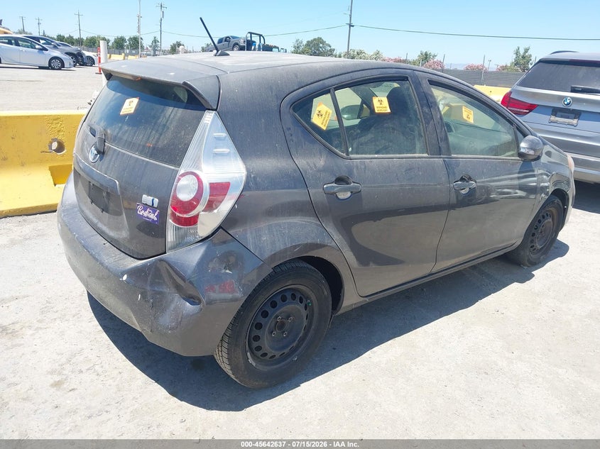 2014 Toyota Prius c VIN JTDKDTB30E1568014 IAAI salvage auction — NORMAL WEAR, Clear - Dealer Only (California), sold $625 on 2026-07-30 (photo 4)
