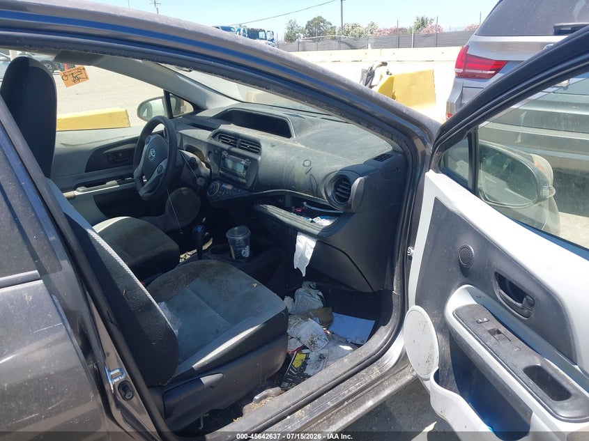 2014 Toyota Prius c VIN JTDKDTB30E1568014 IAAI salvage auction — NORMAL WEAR, Clear - Dealer Only (California), sold $625 on 2026-07-30 (photo 5)