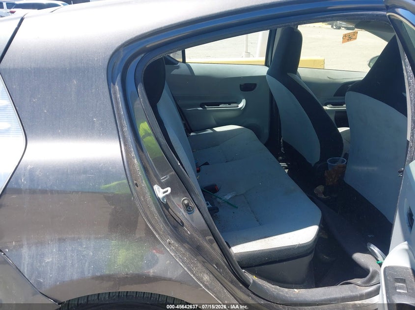 2014 Toyota Prius c VIN JTDKDTB30E1568014 IAAI salvage auction — NORMAL WEAR, Clear - Dealer Only (California), sold $625 on 2026-07-30 (photo 8)