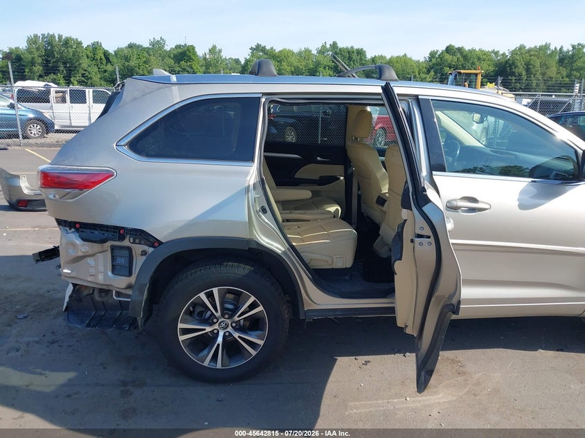 2016 Toyota Highlander VIN 5TDJKRFH4GS294364 IAAI salvage auction — REAR END, Salvage (Connecticut), sold $5,400 on 2026-07-30 (photo 8)