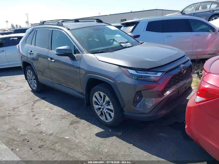 2022 Toyota Rav 4 VIN 2T3C1RFV0NC186032 — IAAI salvage auction photo