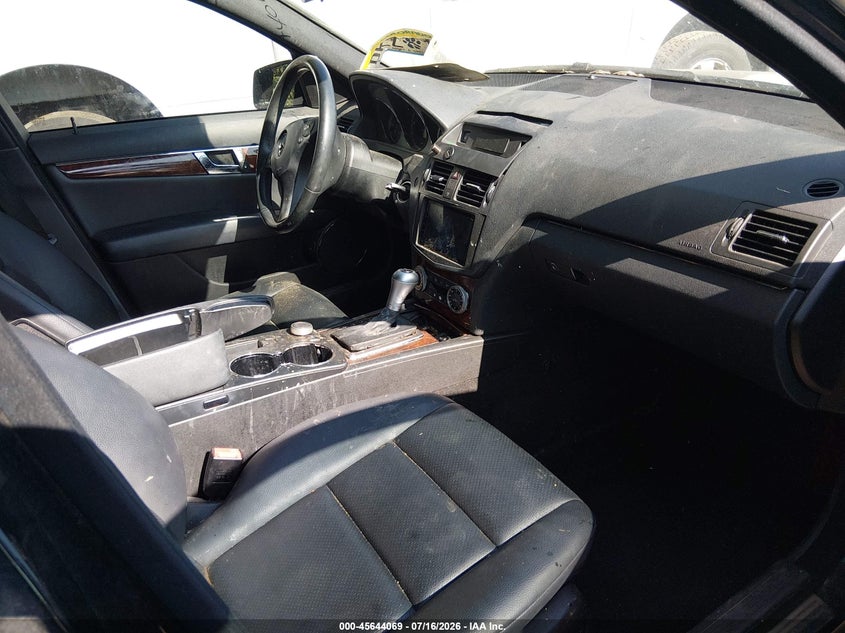 2010 Mercedes-benz C class VIN WDDGF8BB6AR126182 IAAI salvage auction — NORMAL WEAR, Clear (Colorado), sold $25 on 2026-07-28 (photo 5)