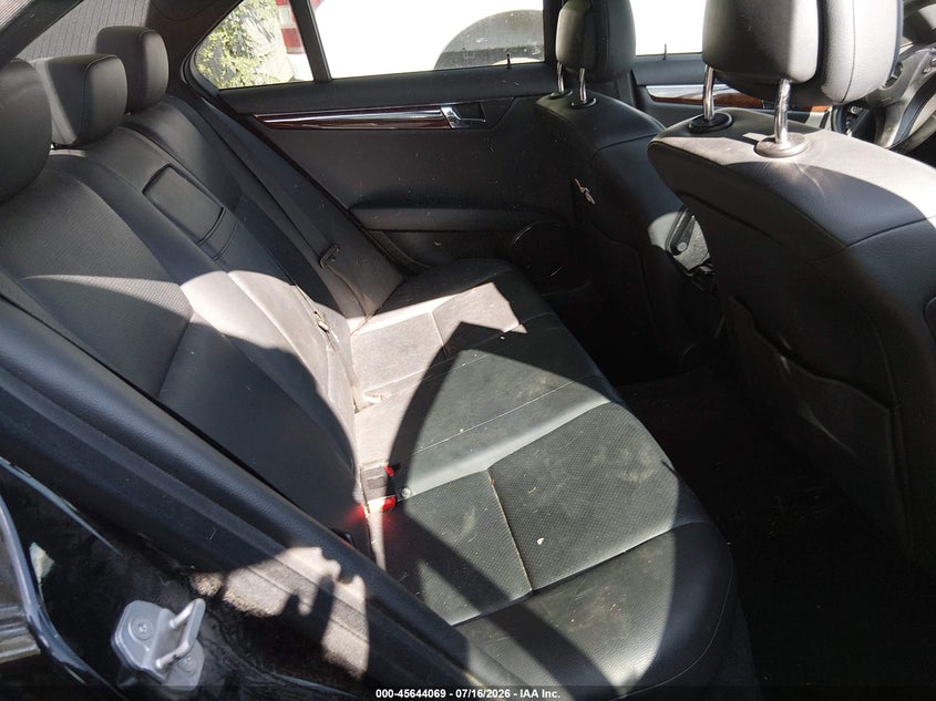 2010 Mercedes-benz C class VIN WDDGF8BB6AR126182 IAAI salvage auction — NORMAL WEAR, Clear (Colorado), sold $25 on 2026-07-28 (photo 8)