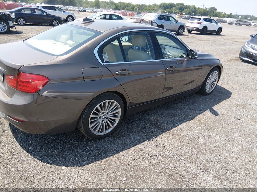 2014 BMW 3er VIN WBA3A5G59ENP31459 IAAI salvage auction — UNKNOWN, Salvage - Greater Than 75% (Maryland), sold $3,450 on 2026-08-03 (photo 4)