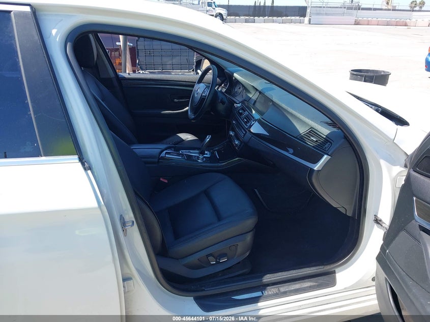 2012 BMW 5 series VIN WBAXG5C56CDX05104 IAAI salvage auction — NORMAL WEAR, Clear - Dealer Only (California), sold $1,325 on 2026-07-29 (photo 5)