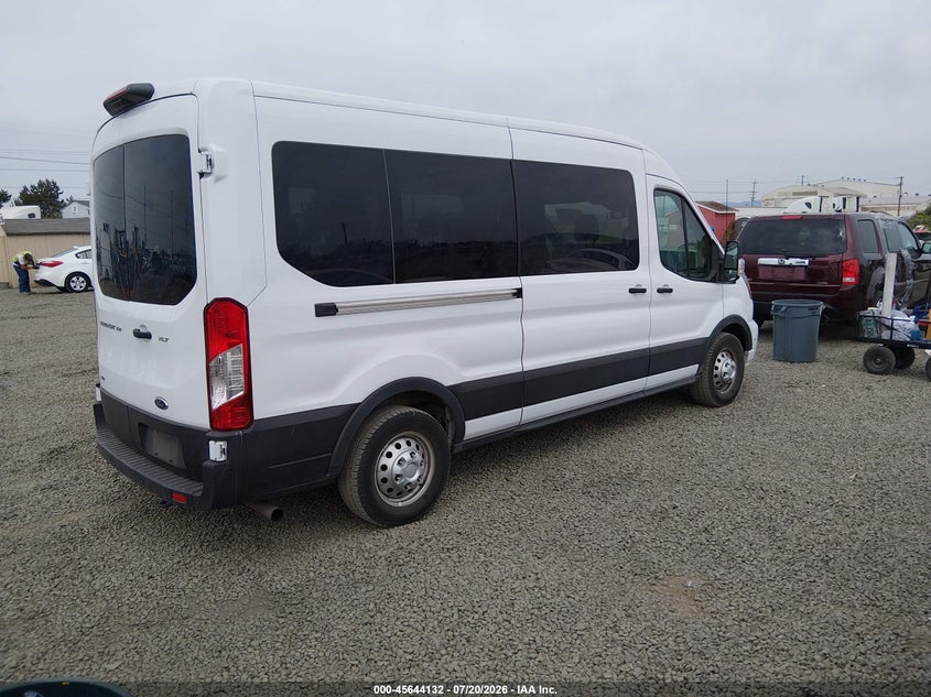 2025 Ford Transit-350 VIN 1FBAX9C86SKA73715 IAAI salvage auction — NORMAL WEAR, Enterprise Vehicles Clear Only (Oregon), sold $25 on 2026-07-29 (photo 4)