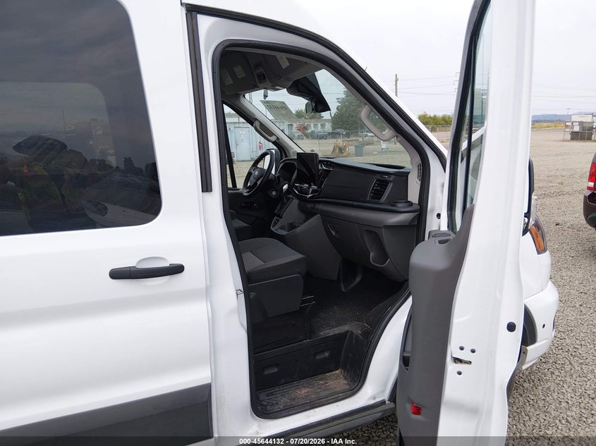 2025 Ford Transit-350 VIN 1FBAX9C86SKA73715 IAAI salvage auction — NORMAL WEAR, Enterprise Vehicles Clear Only (Oregon), sold $25 on 2026-07-29 (photo 5)