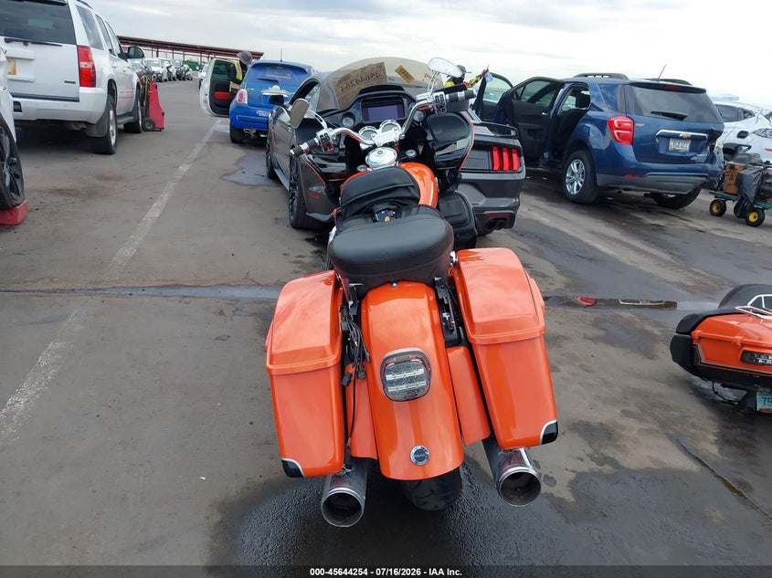 2022 Harley-davidson Road glide VIN 1HD1TJH10NB951856 IAAI salvage auction — REAR END, Salvage (North Dakota), sold $8,200 on 2026-09-15 (photo 6)