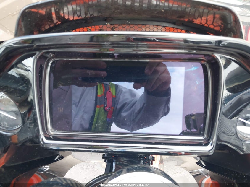 2022 Harley-davidson Road glide VIN 1HD1TJH10NB951856 IAAI salvage auction — REAR END, Salvage (North Dakota), sold $8,200 on 2026-09-15 (photo 7)