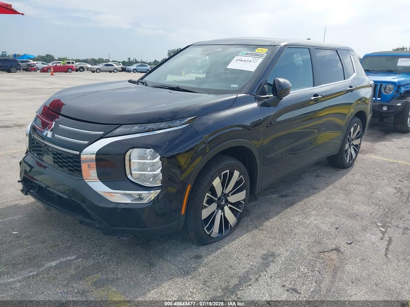 2026 Mitsubishi Outlander VIN JA4J3VAB2TZ043788 IAAI salvage auction — RIGHT FRONT, Salvage Title, sold $10,900 on 2026-08-20 (photo 2)