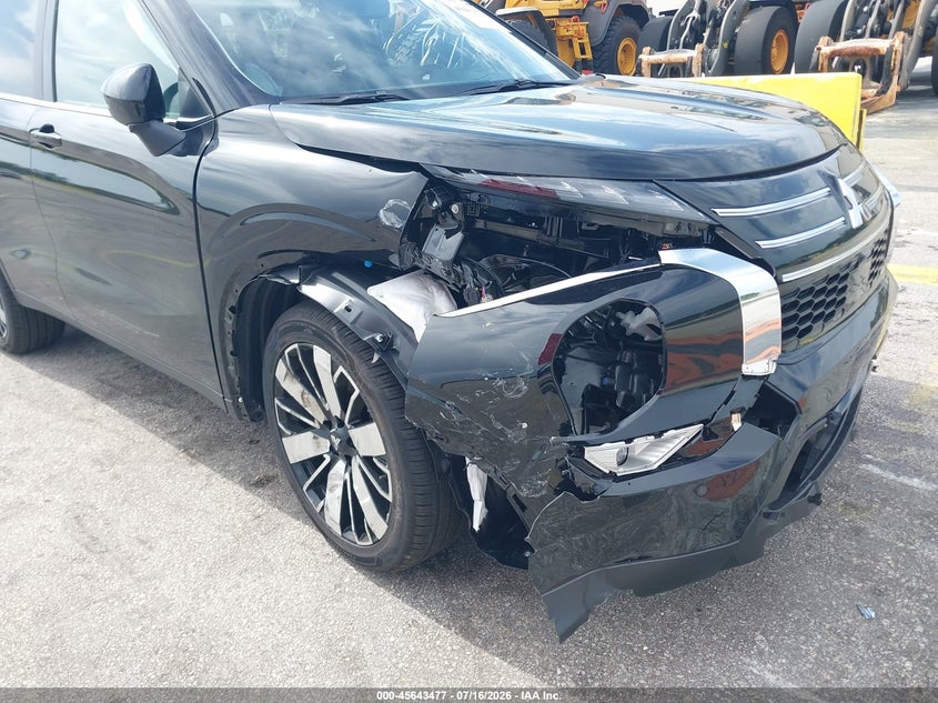 2026 Mitsubishi Outlander VIN JA4J3VAB2TZ043788 IAAI salvage auction — RIGHT FRONT, Salvage Title, sold $10,900 on 2026-08-20 (photo 6)